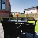Zalioji Kopa Kotedzas Su Dideliu Kiemu, 300 M Iki Juros Palanga