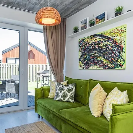Zalioji Kopa Kotedzas Su Dideliu Kiemu, 300 M Iki Juros Holiday home Palanga