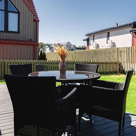 Zalioji Kopa Kotedzas Su Dideliu Kiemu, 300 M Iki Juros Holiday home Palanga