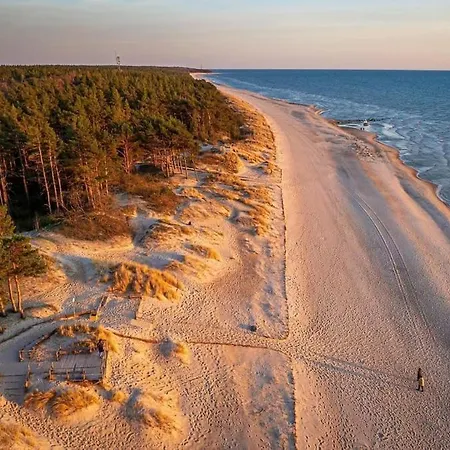 Holiday home Zalioji Kopa Kotedzas Su Dideliu Kiemu, 300 M Iki Juros Palanga